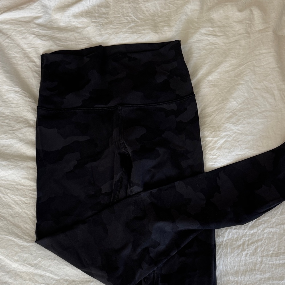 lululemon athletica Women Black Camo Leggings